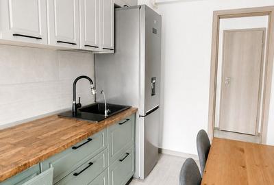 Apartament cu 3 camere decomandat în Titan