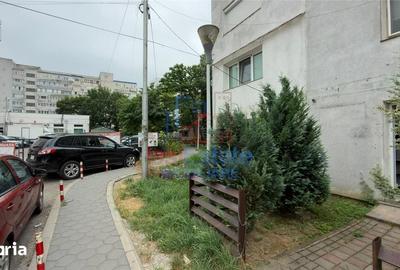 Spațiu comercial, de 48 mp, în Podu Roș