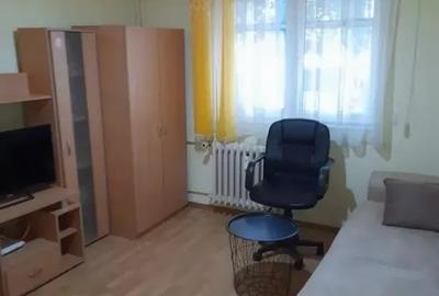 Garsonieră decomandată în Nicolina