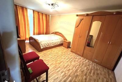 Apartament cu 3 camere decomandat, mobilat în Micro 20 - 2