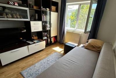 DE VANZARE, apartament 3 camere, mobilat si utilat, Al. T Ne - 4