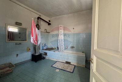 Casă cu 3 camere cu Teren 730 Mp în Central - 10