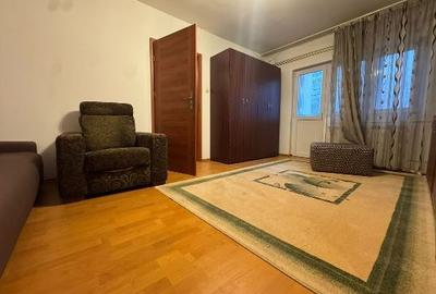 Apartament cu 4 camere semidecomandat, mobilat în Ștefan cel Mare