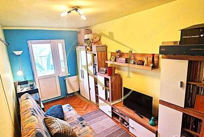 Vand apartament cu 4 camere in zona spitalul judetean,comision ,,0'' - 8