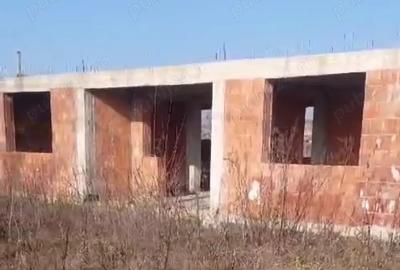 Casă cu 4 camere în Cișmele - 9