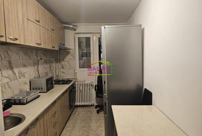 Apartament cu 3 camere decomandat în Dristor