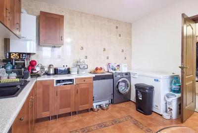 Casă cu 7 camere cu Canalizare în Dragomirești-Deal - 10