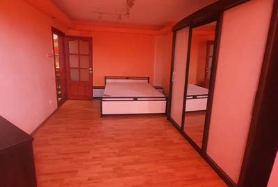 Inchiriez apartament cu 3 camere - 5