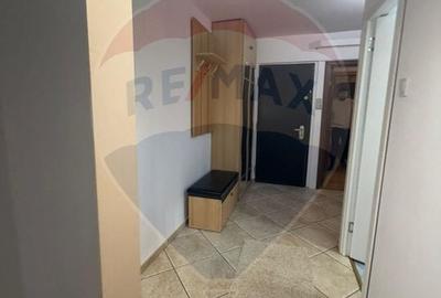 Apartament cu 3 camere decomandat, mobilat în Craiovița Nouă - 2