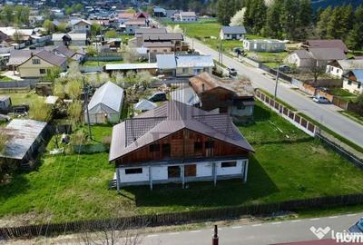 Casă cu 7 camere cu Teren 795 Mp în Năruja - 8