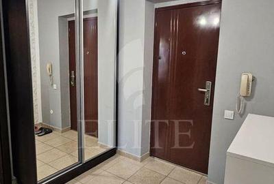 Apartament cu 3 camere semidecomandat, mobilat în Calea Turzii