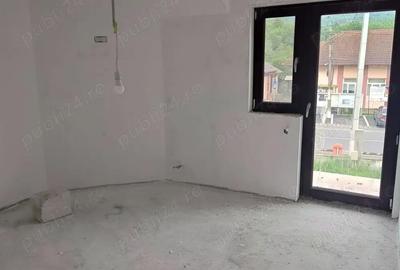 Casă cu 5 camere în Berislăvești - 2