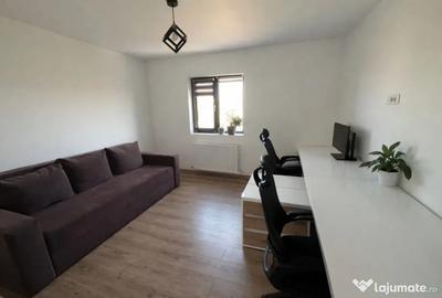 Casă cu 4 camere cu Teren 250 Mp în Central - 1