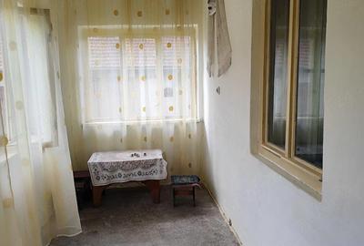 Casă cu Teren 4500 Mp în Ștei - 4