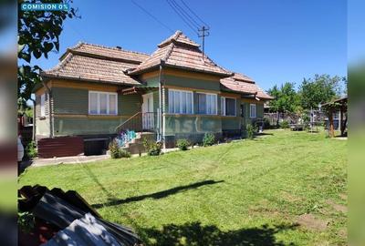 Casă cu 3 camere cu Canalizare în Iara - 1
