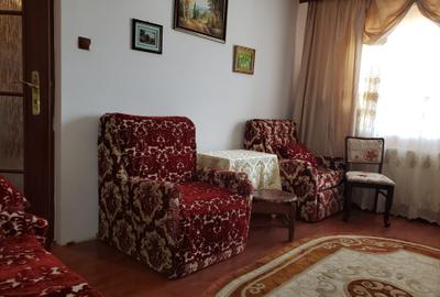 Apartament cu 3 camere decomandat, mobilat în Poarta 6 - 2