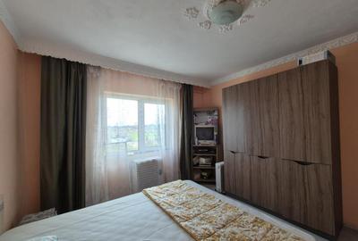 Apartament 2 camere, et. 2, in Rovinari, str. Sporturilor Apartament 2 camere, et. 2, in Rovinari, str. Sporturilor - 4