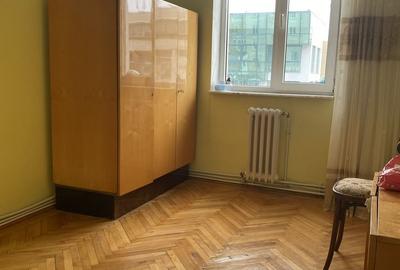 Apartament cu 4 camere decomandat în Central - 2