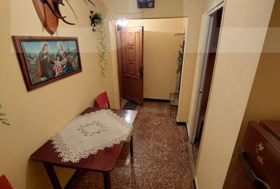 Apartament cu 3 camere semidecomandat în Central - 2