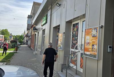 Spațiu comercial, de 250 mp, în Central - 8