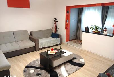 Apartament cu 3 camere decomandat în Confecții