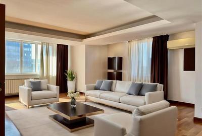 Apartament cu 3 camere semidecomandat în Primăverii