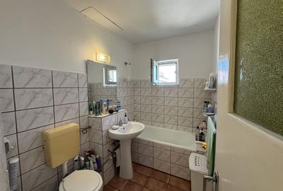 Apartament cu 3 camere decomandat, mobilat în Florilor - 20