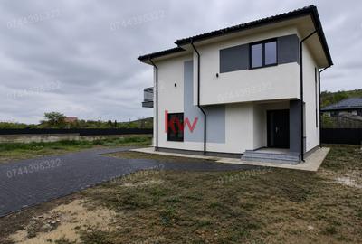 Casă individuală cu 4 camere cu Canalizare în Banu - 2