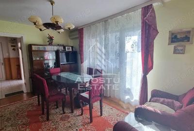 Apartament cu 3 camere semidecomandat, mobilat în Circumvalațiunii - 9