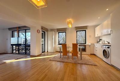 Apartament cu 3 camere decomandat, mobilat în Cetatea - 3