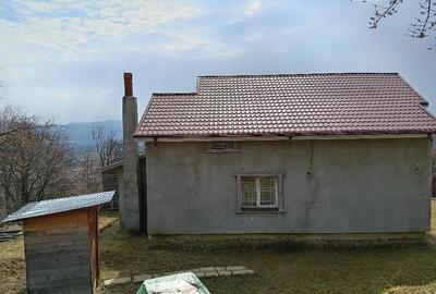 Casă cu 1 camere cu Teren 2500 Mp în Tulnici - 3