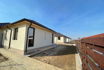 Casă cu 4 camere cu Teren 500 Mp în 1 Decembrie - 10