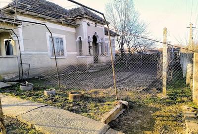 Casă cu 3 camere cu Teren 800 Mp în Gura Padinii - 2