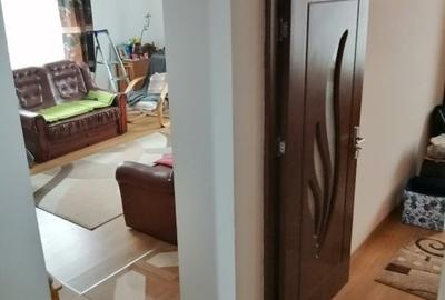 Unirii,cartierHorgosa, casa cu etaj,4 camere,singur in curte,teren 650mp - 10