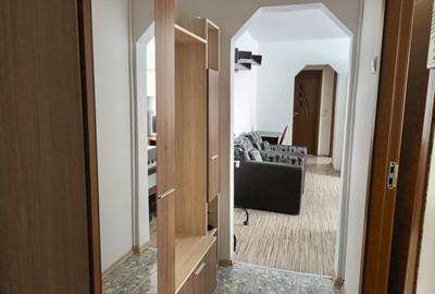 Apartament 2 camere semidecomandat Cv9