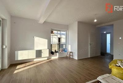 Casă cu 4 camere cu Canalizare în Sânandrei