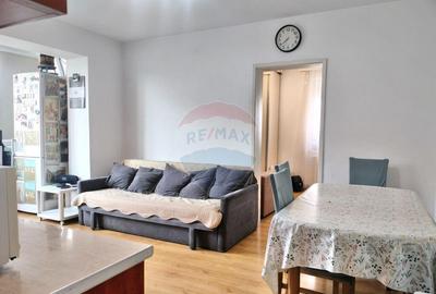 Apartament cu 3 camere semidecomandat în Mediaș