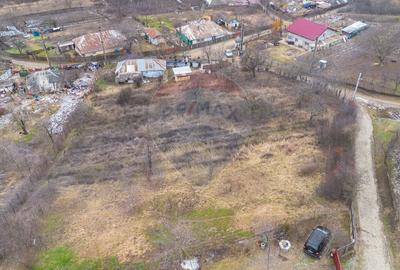 Teren Construcții intravilan de 2889 mp, în Comarna - 9