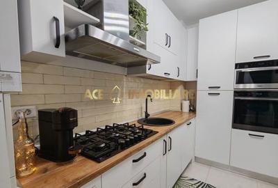 Casă cu 4 camere cu Canalizare în Central - 3