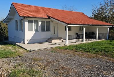 Proprietar vand casa intr-o zona cu priveliste deosebita si linistita - 1