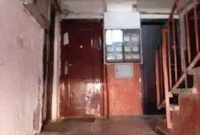 Apartament cu 3 camere semidecomandat în Sălaj