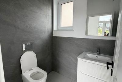 Spațiu comercial, de 90 mp, în Central - 4