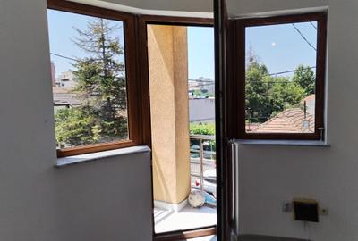 Duplex cu scara interioara si curte - constructie noua - 7