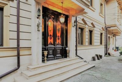 Casă cu 10 camere cu Canalizare în Universitate - 1