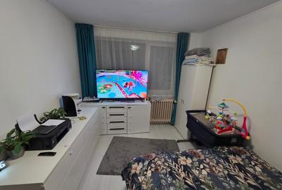 Apartament cu 2 camere semidecomandat, mobilat în Baba Novac