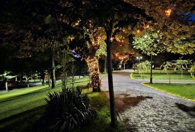 Apartament de lux,  4 decomandate, 130 mp, Parc Catedrala Sf. Dumitru,  et. 1 /2 - 16