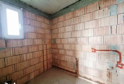 Casă cu 5 camere cu Teren 500 Mp în Central