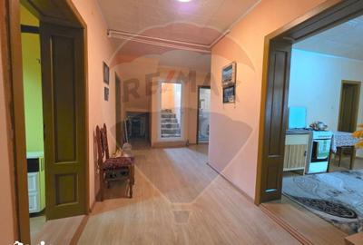 Casă cu 4 camere cu Teren 1440 Mp în Central - 17