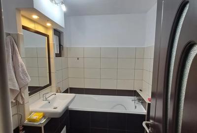 Apartament cu 3 camere decomandat în B-dul București - 2