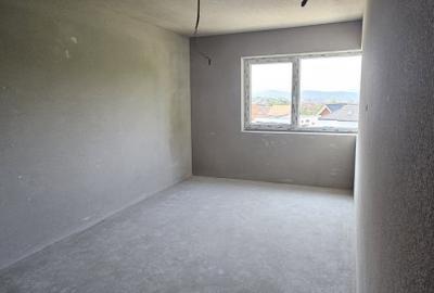 Duplex cu 5 camere cu Canalizare în Central - 8